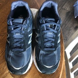 WOMENS NEW BALANCE running shoes. 990V5 Sz. 9B. Navy Blue.